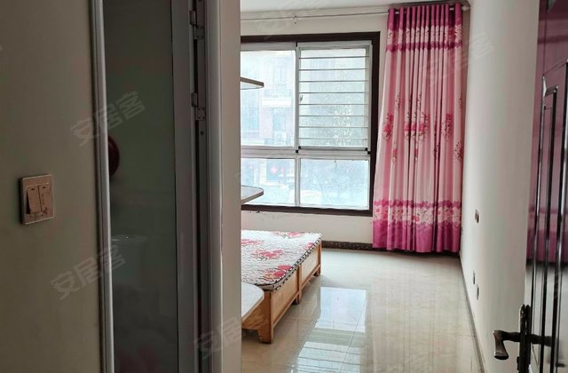 鸿森大厦3室1厅92㎡60万二手房图片