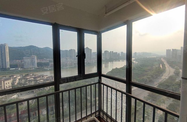 保利香槟公馆3室2厅95㎡108万二手房图片
