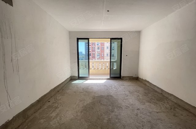 绿地铂骊公馆3室2厅121.73㎡49.8万二手房图片