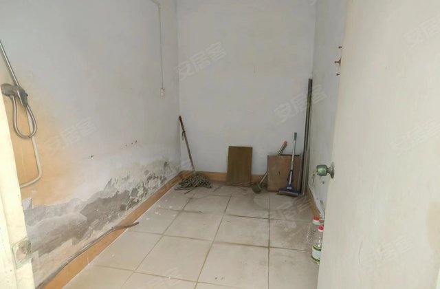 南阳市第二技工学校家属院3室1厅70㎡46.9万二手房图片