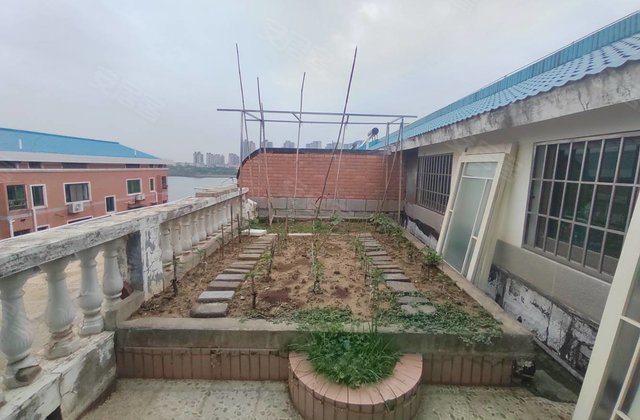 湖畔新村4室3厅157.92㎡59.8万二手房图片