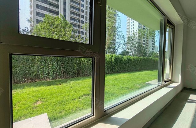 彩虹城3室2厅3卫153㎡南北140万