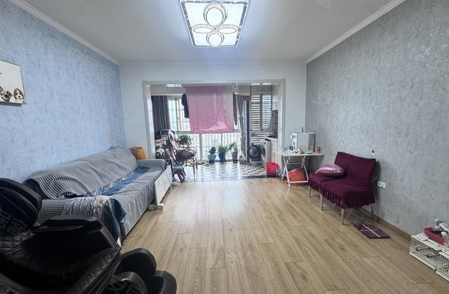 中环国际荣府3室2厅131㎡62万二手房图片