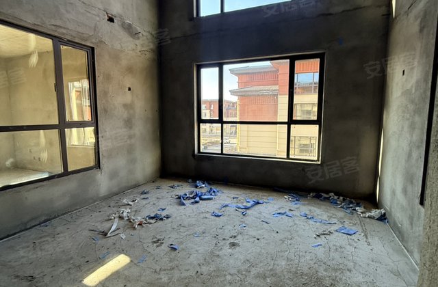 新绿城观邸4室2厅243㎡100万二手房图片