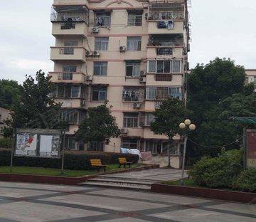 绿岛花园 南北通透 临地铁 中间楼层  双卫 商业配套成熟