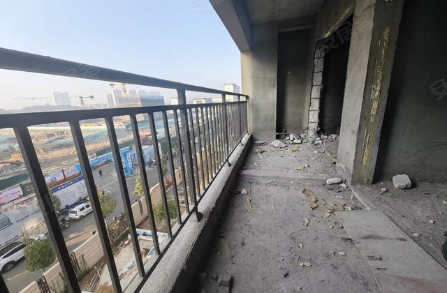 金都华府4室2厅180㎡119万二手房图片