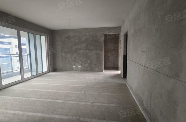 正黄翡翠台4室2厅117㎡83万二手房图片