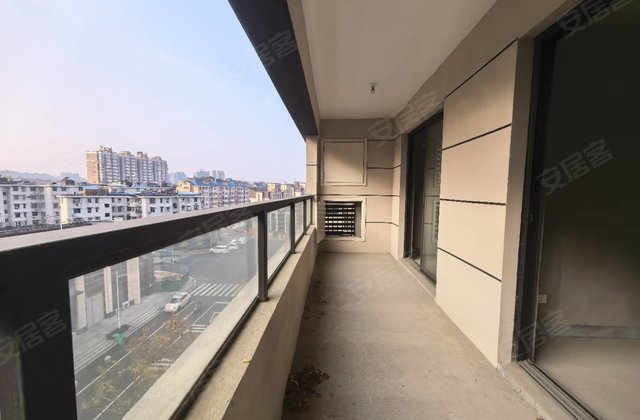 高速菱湖公馆4室2厅129.51㎡130万二手房图片