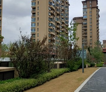 威高七彩城春风里(西区35-66号)