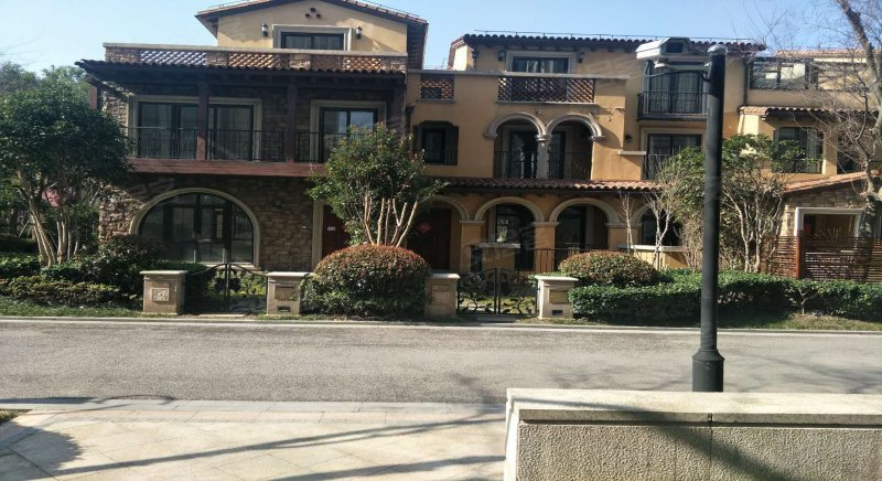 龙湖蔚澜香醍(北区别墅) 