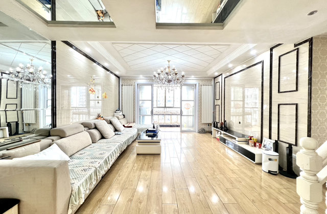 大地春城5室3厅252㎡106万二手房图片