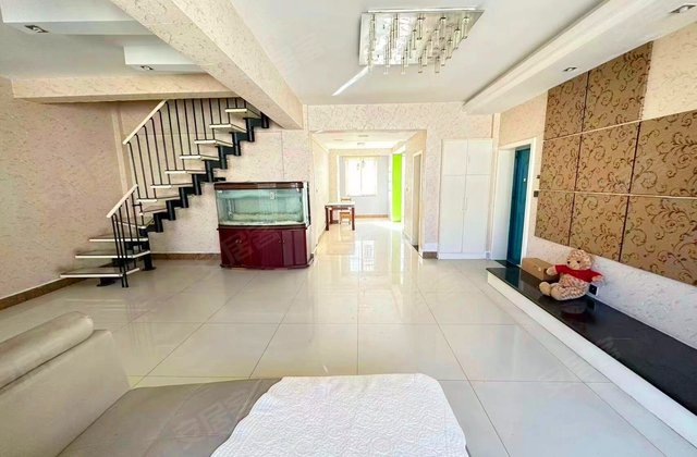 云锡花园(3期)4室2厅177.43㎡92.5万二手房图片