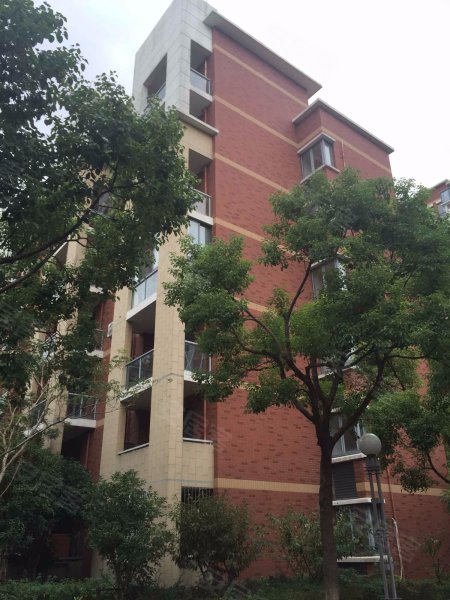 临港海滨国际花园 