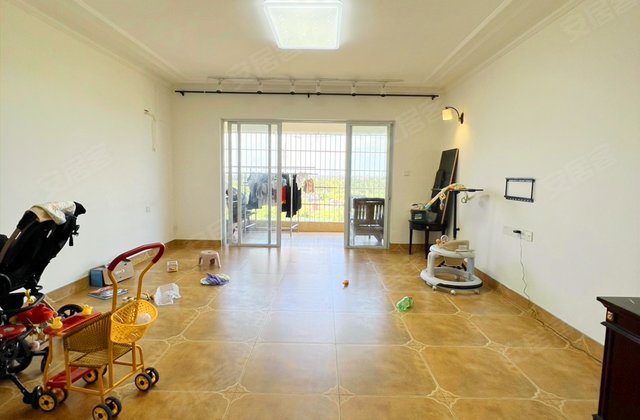 海航城4室2厅154.03㎡139万二手房图片