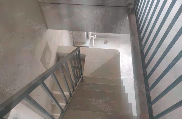 世茂海峡城帝景苑5室2厅167.28㎡120万二手房图片