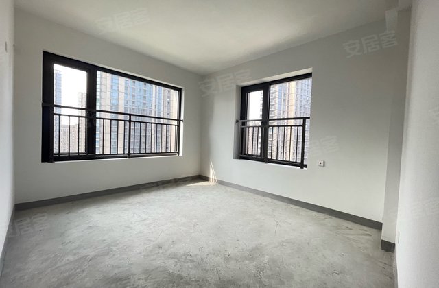 新湖春晓4室2厅135.3㎡360万二手房图片