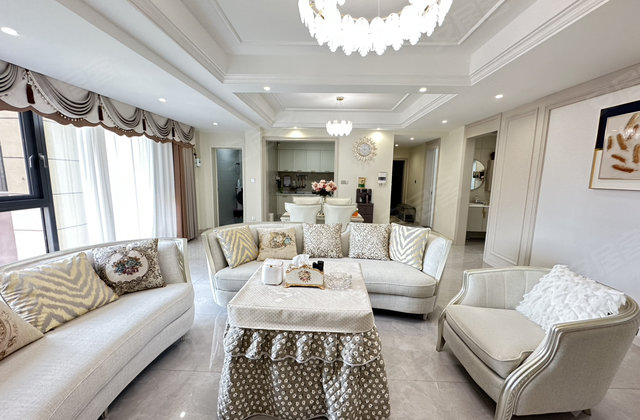 飞洋华府龙岸4室2厅144㎡86.8万二手房图片