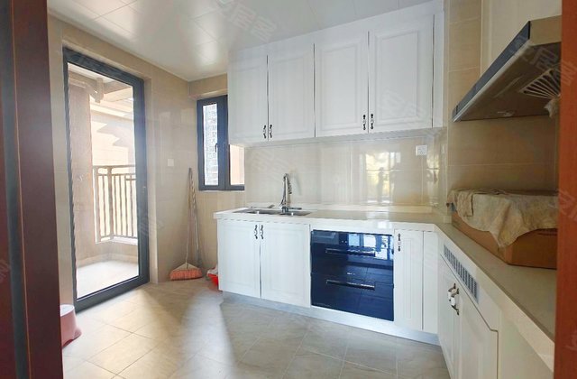 恒大悦珑台4室2厅123.12㎡70万二手房图片