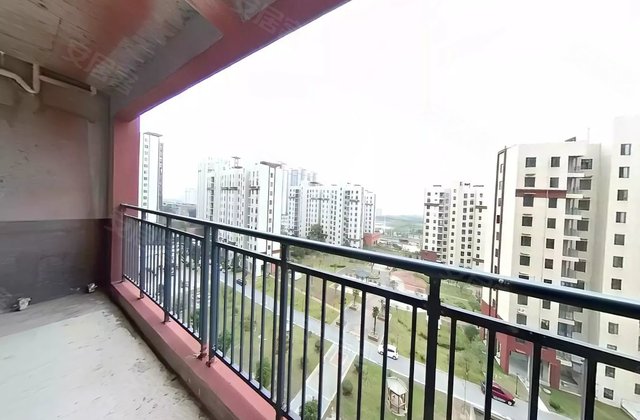 公园里3室2厅107㎡29.8万二手房图片