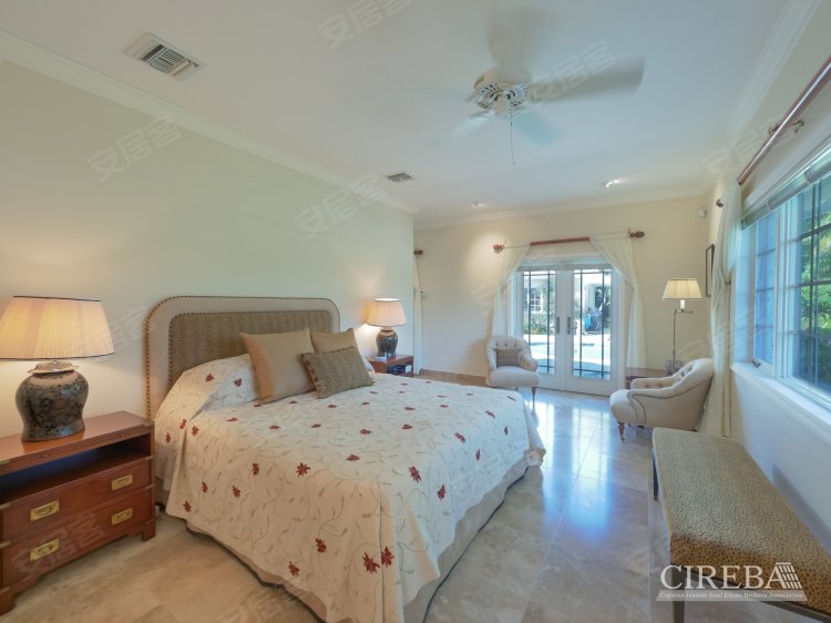 开曼群岛约¥1615万House for sale, CANAL POINT HOME 5 BEDS/5.5 BATHS二手房公寓图片