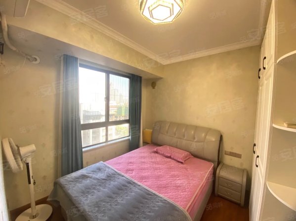 柳南万达 南俪首座全新精装3房 急售 只卖毛坯价