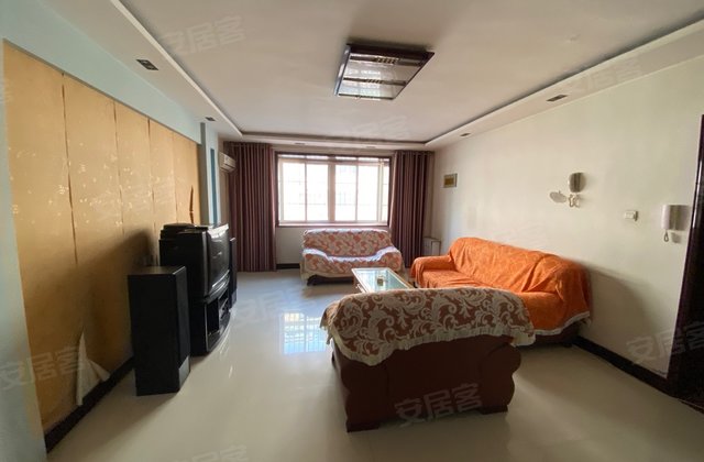 银山小区3室2厅138㎡100万二手房图片