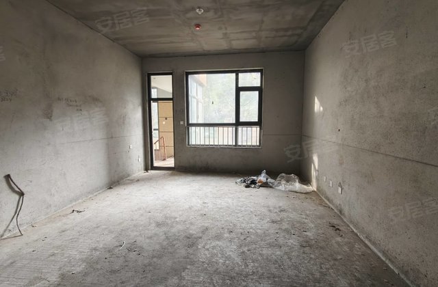 龙之光国际中心4室2厅164㎡220万二手房图片