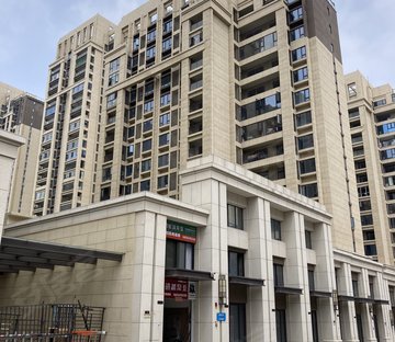 保利世茂香槟云城