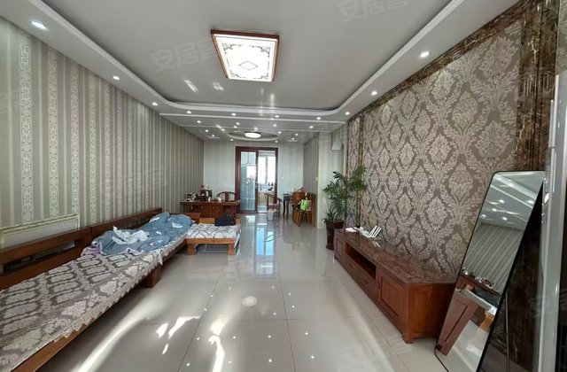 至尊名郡3室2厅126㎡55万二手房图片