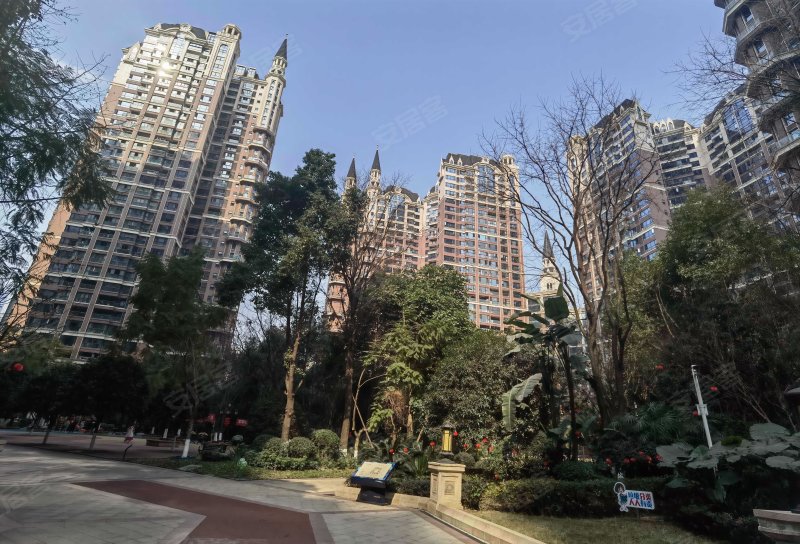 中德英伦联邦c区3室2厅2卫