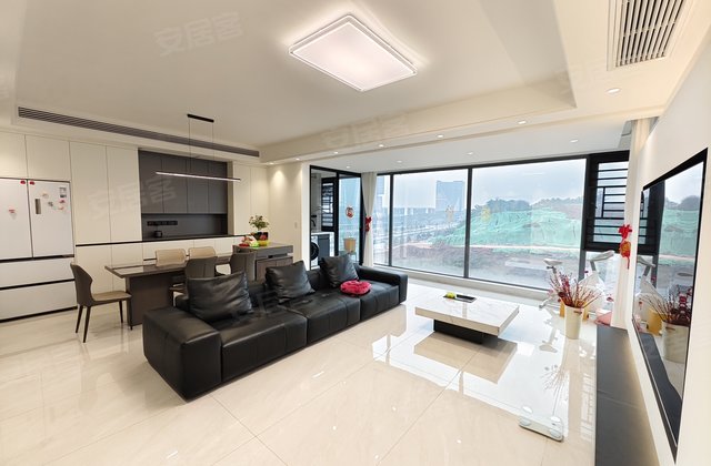 鲁能公馆4室2厅138㎡145万二手房图片