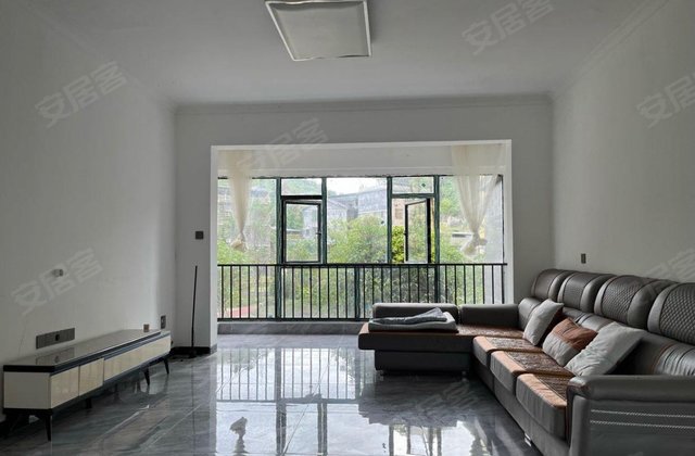 诚信华府(吉首)4室2厅145㎡62万二手房图片