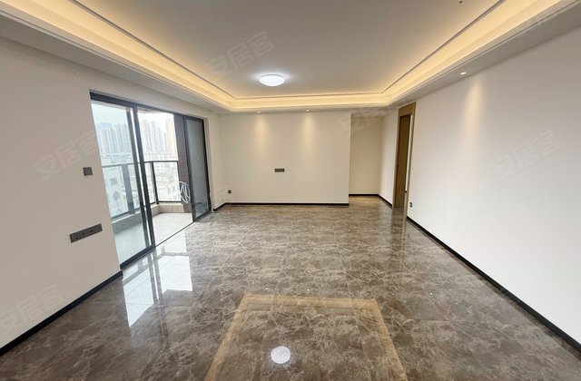 龙湖越秀傲云4室2厅128.7㎡215万二手房图片