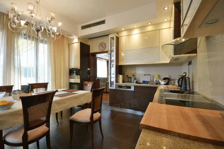 匈牙利约¥1034万布达佩斯有7间卧室的豪华住宅出售，全景二手房公寓图片
