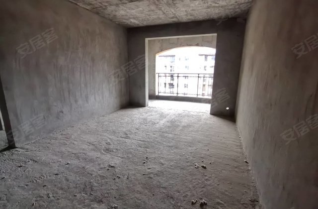 皇室名著3室2厅110㎡42万二手房图片