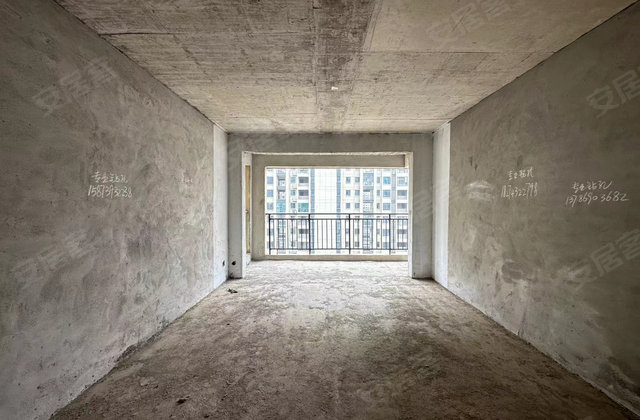 高铁馨园5室2厅125㎡52万二手房图片