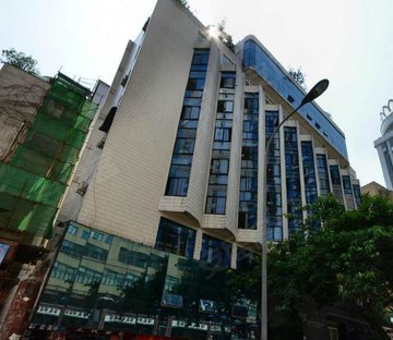 小什字4号口旁两室看江出售,民生大厦二手房,53万,2室1厅,1卫,58平米
