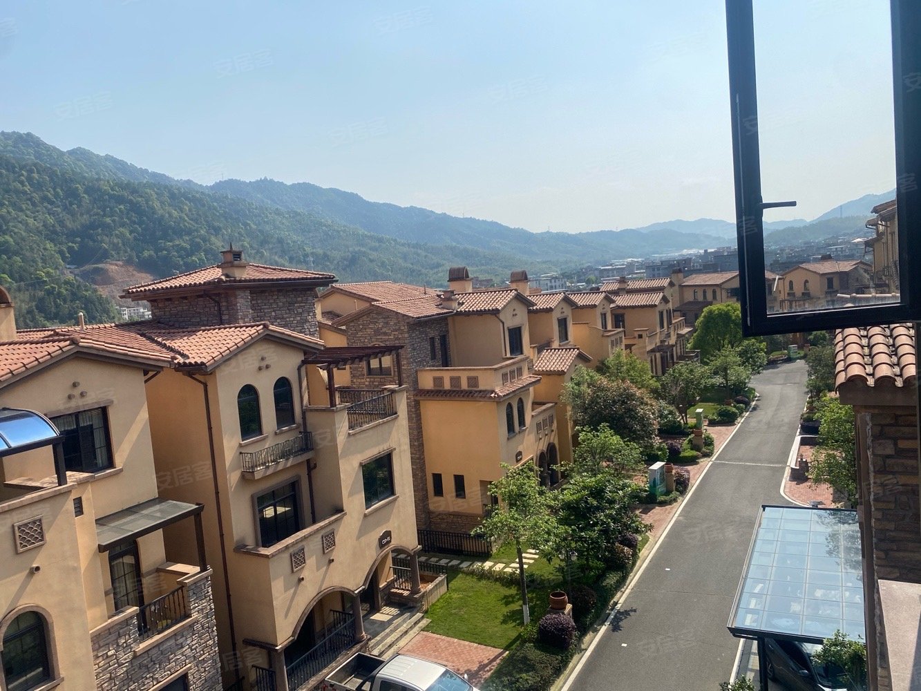 阳光城花漾江山(别墅)6室3厅5卫430㎡南236万