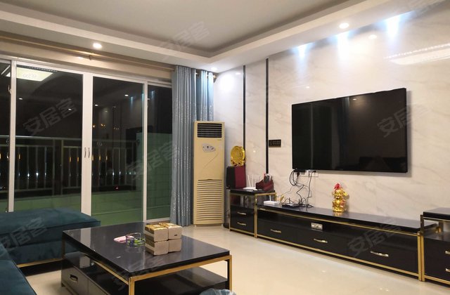 颐景花园4室2厅215㎡68万二手房图片