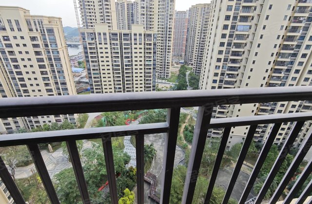 裕邦新外滩4室2厅145㎡76.8万二手房图片