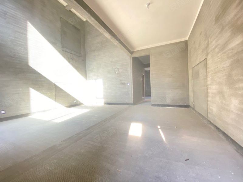 元垄城玖园别墅!使用面积大!随时看房!