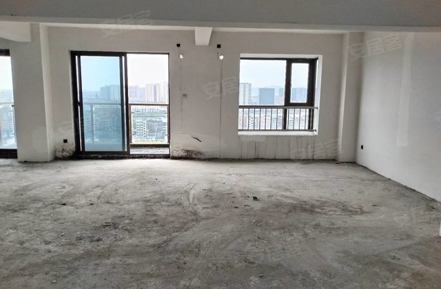 万城铂金公馆4室2厅160.29㎡110万二手房图片