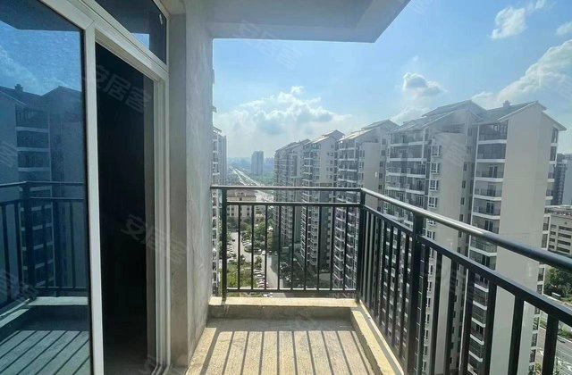东岸盛世花园3室2厅147.5㎡59.9万二手房图片
