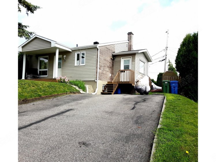 加拿大约¥81万House for sale, 1062 Rue des Érables, La Baie, QC二手房公寓图片