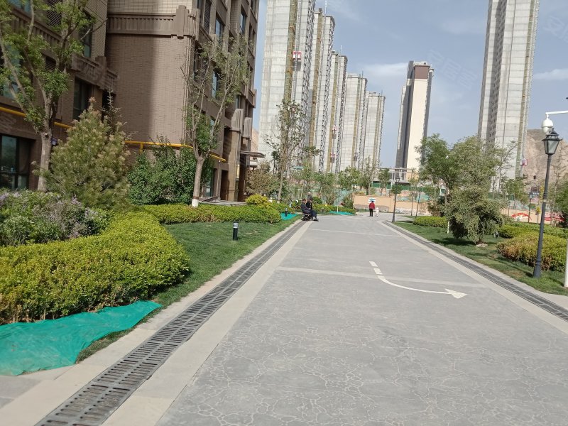 保利领秀山(公寓住宅),北环路,近建安东路-兰州保利领秀山(公寓住宅)