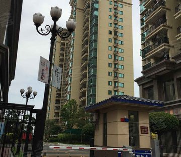恒大帝景 业主急出 有电梯 交通便利 精装修 车位充足 朝南