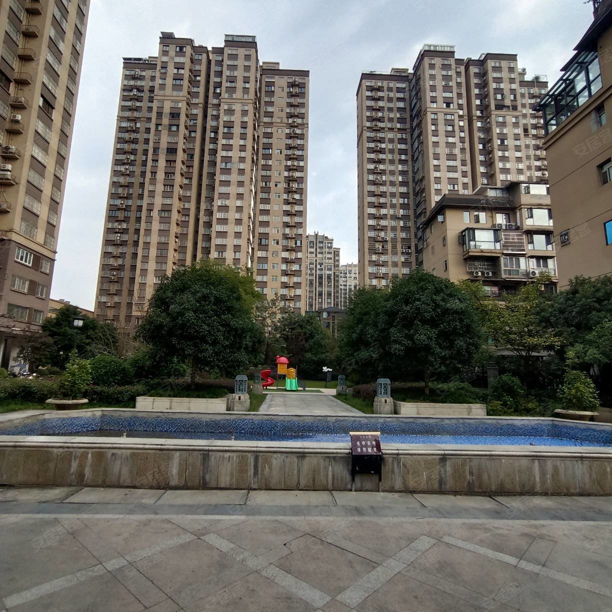 圣桦名城电梯高层精装套三双卫出售