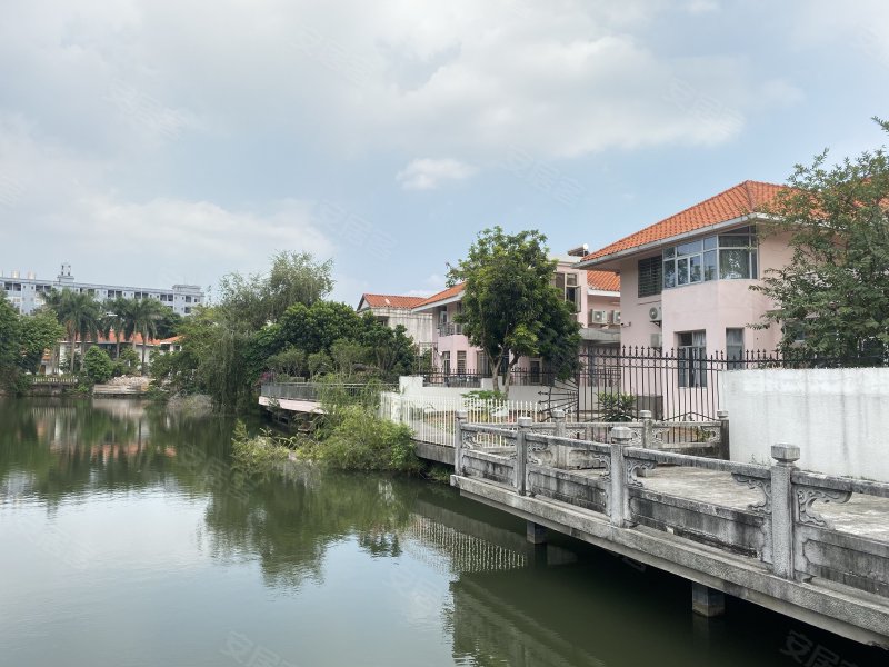 丽湖山庄(别墅)