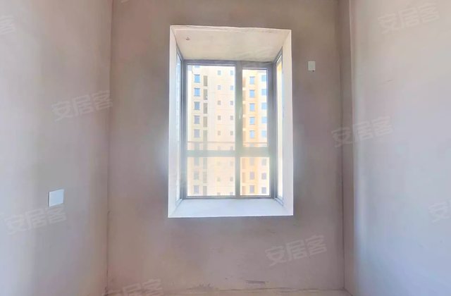 华瀚国际2室2厅83㎡28万二手房图片