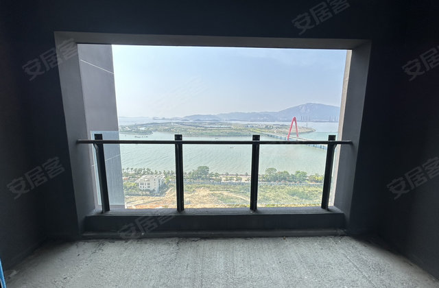 君悦黄金海岸4室2厅120㎡56万二手房图片